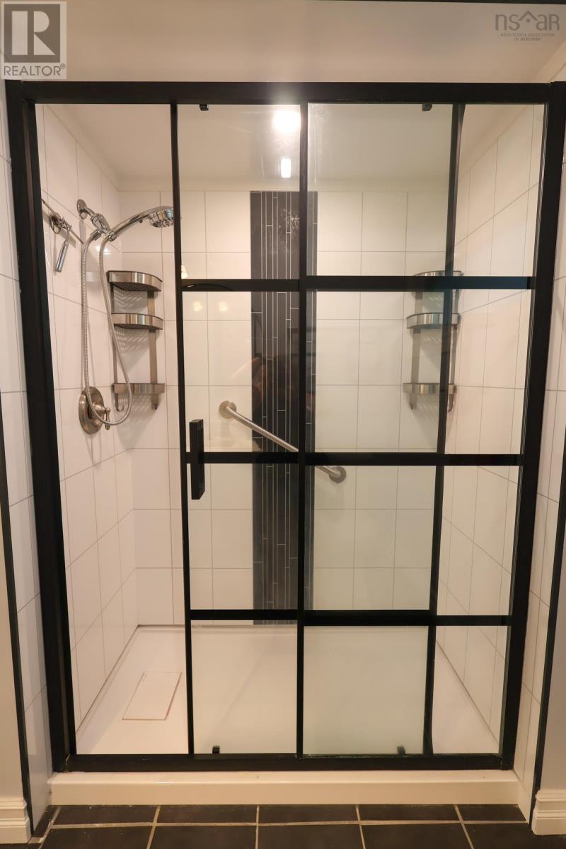 141 Crescent Street, Bridgewater, Nova Scotia  B4V 1K9 - Photo 29 - 202519666