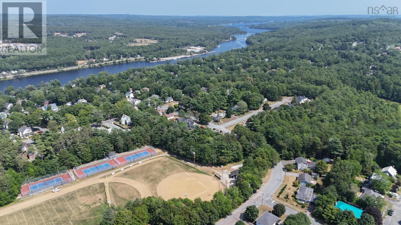 141 Crescent Street, Bridgewater, Nova Scotia  B4V 1K9 - Photo 5 - 202519666