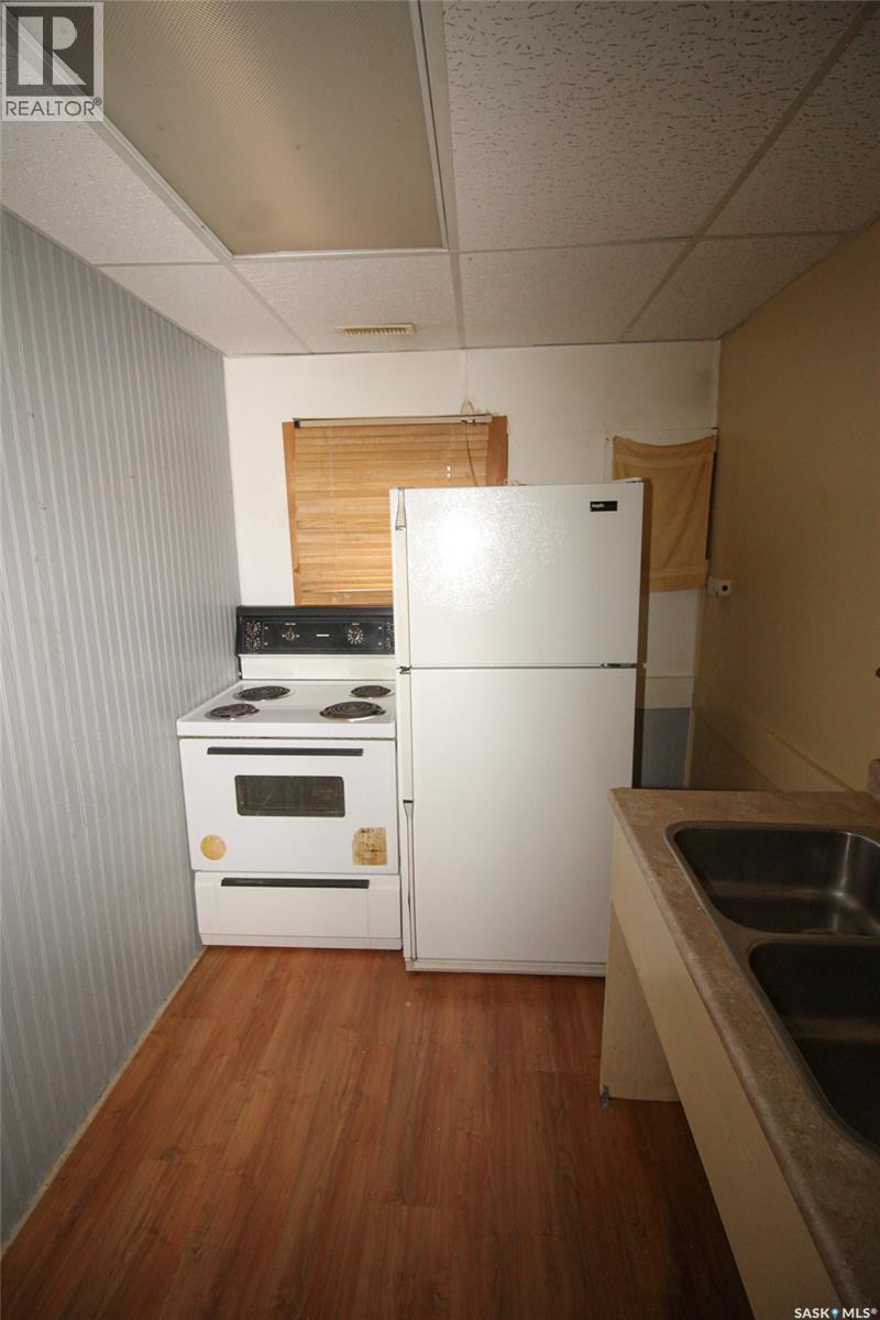 104 Maple Avenue S, Eastend, Saskatchewan  S0N 0T0 - Photo 12 - SK022034