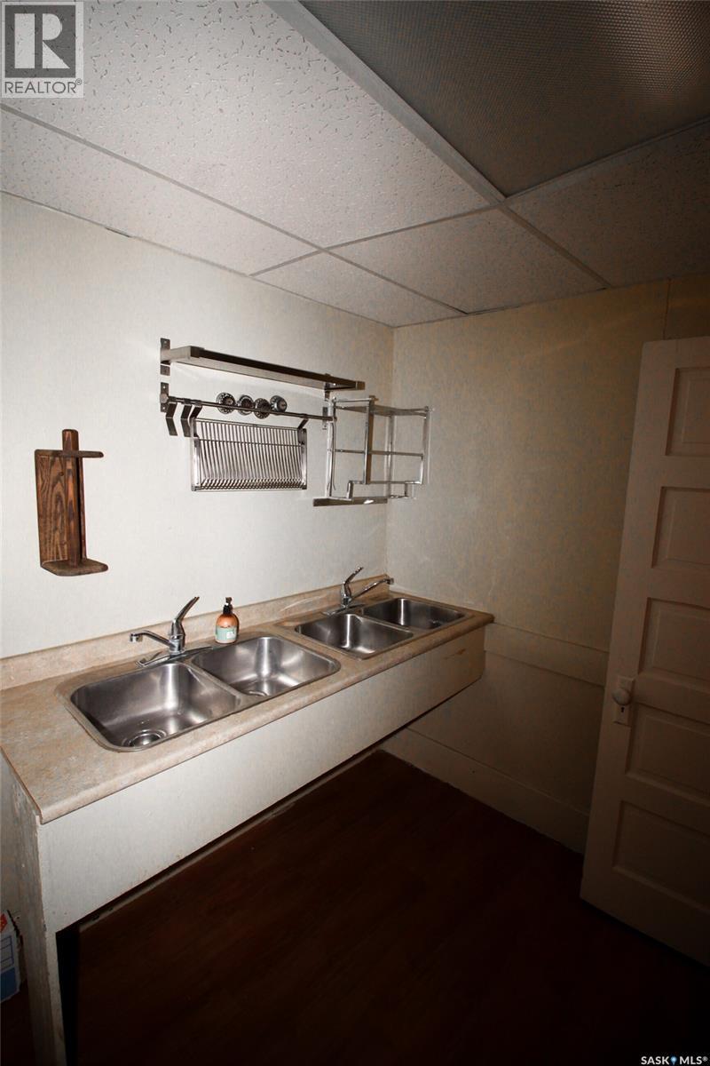 104 Maple Avenue S, Eastend, Saskatchewan  S0N 0T0 - Photo 13 - SK022034