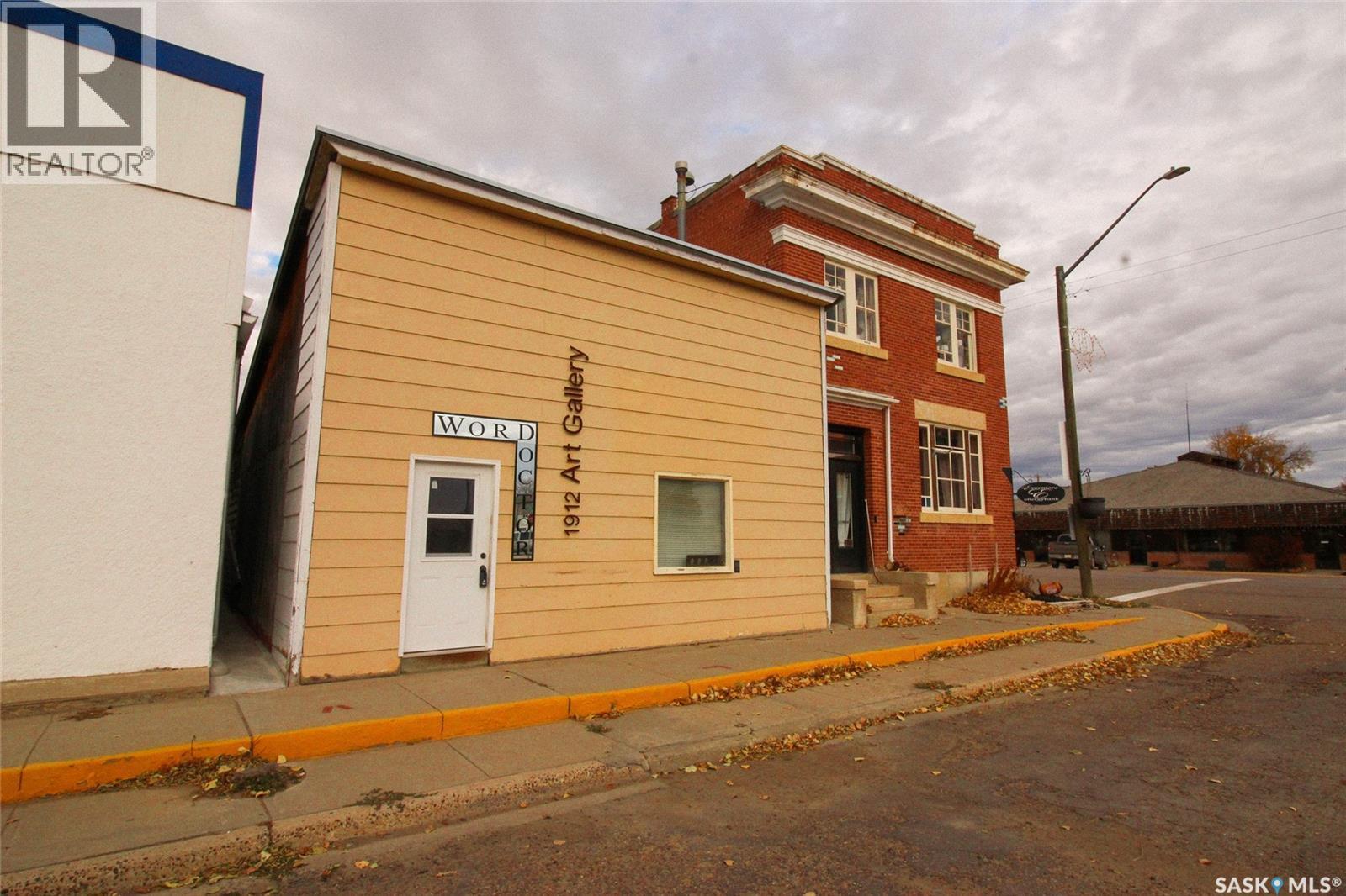 104 Maple Avenue S, Eastend, Saskatchewan  S0N 0T0 - Photo 18 - SK022034