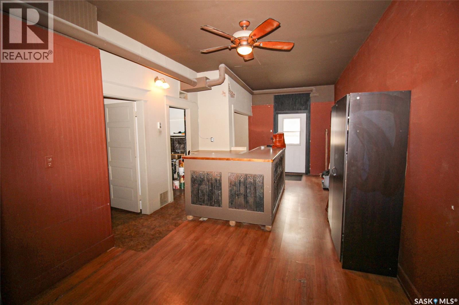 104 Maple Avenue S, Eastend, Saskatchewan  S0N 0T0 - Photo 2 - SK022034