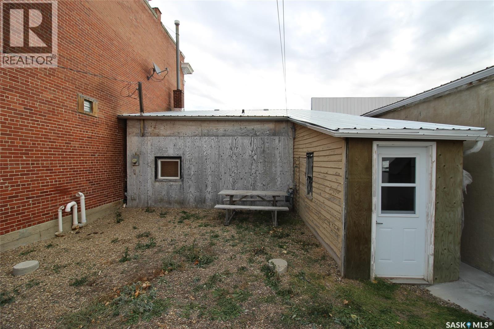 104 Maple Avenue S, Eastend, Saskatchewan  S0N 0T0 - Photo 22 - SK022034