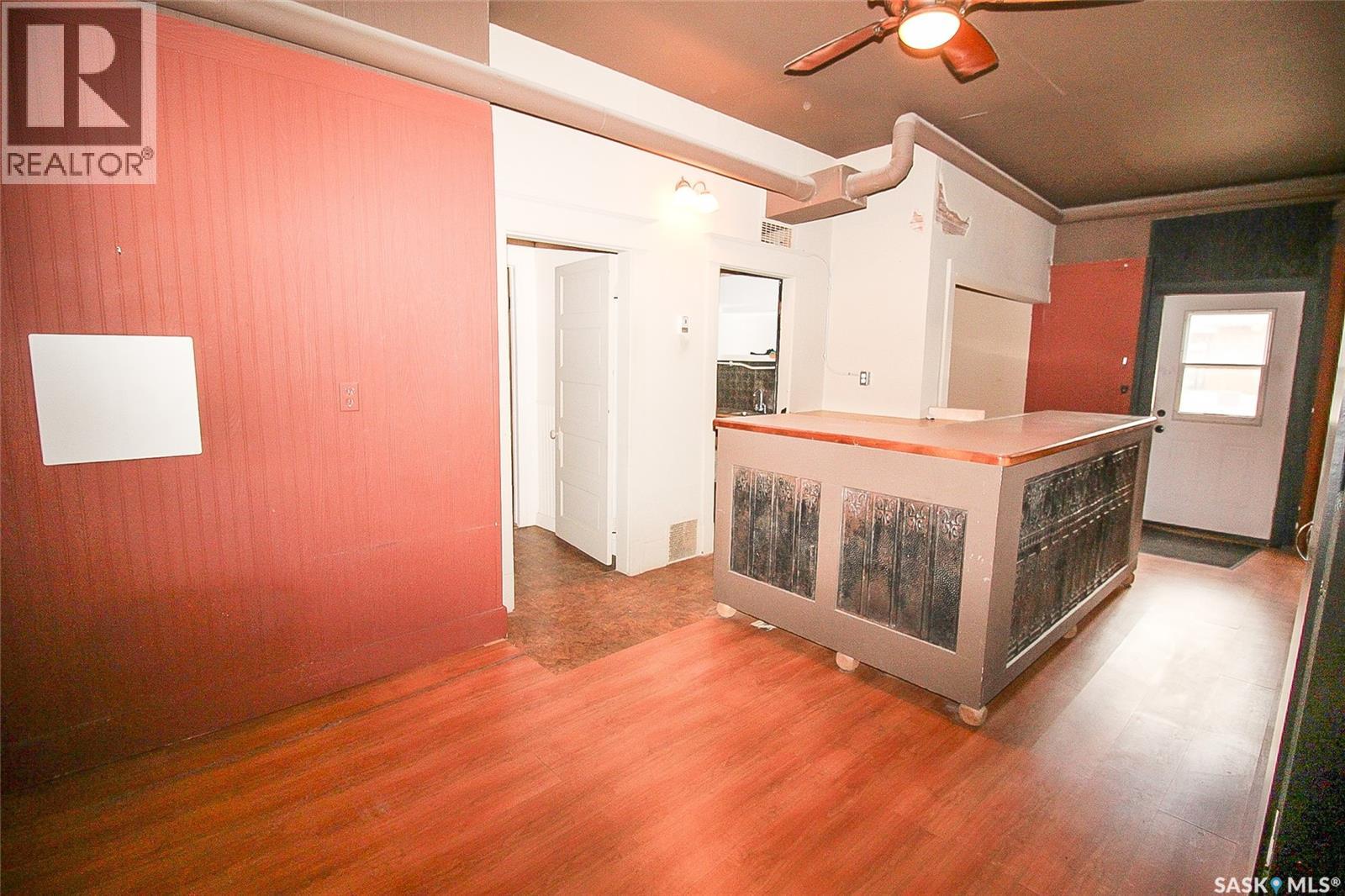 104 Maple Avenue S, Eastend, Saskatchewan  S0N 0T0 - Photo 6 - SK022034