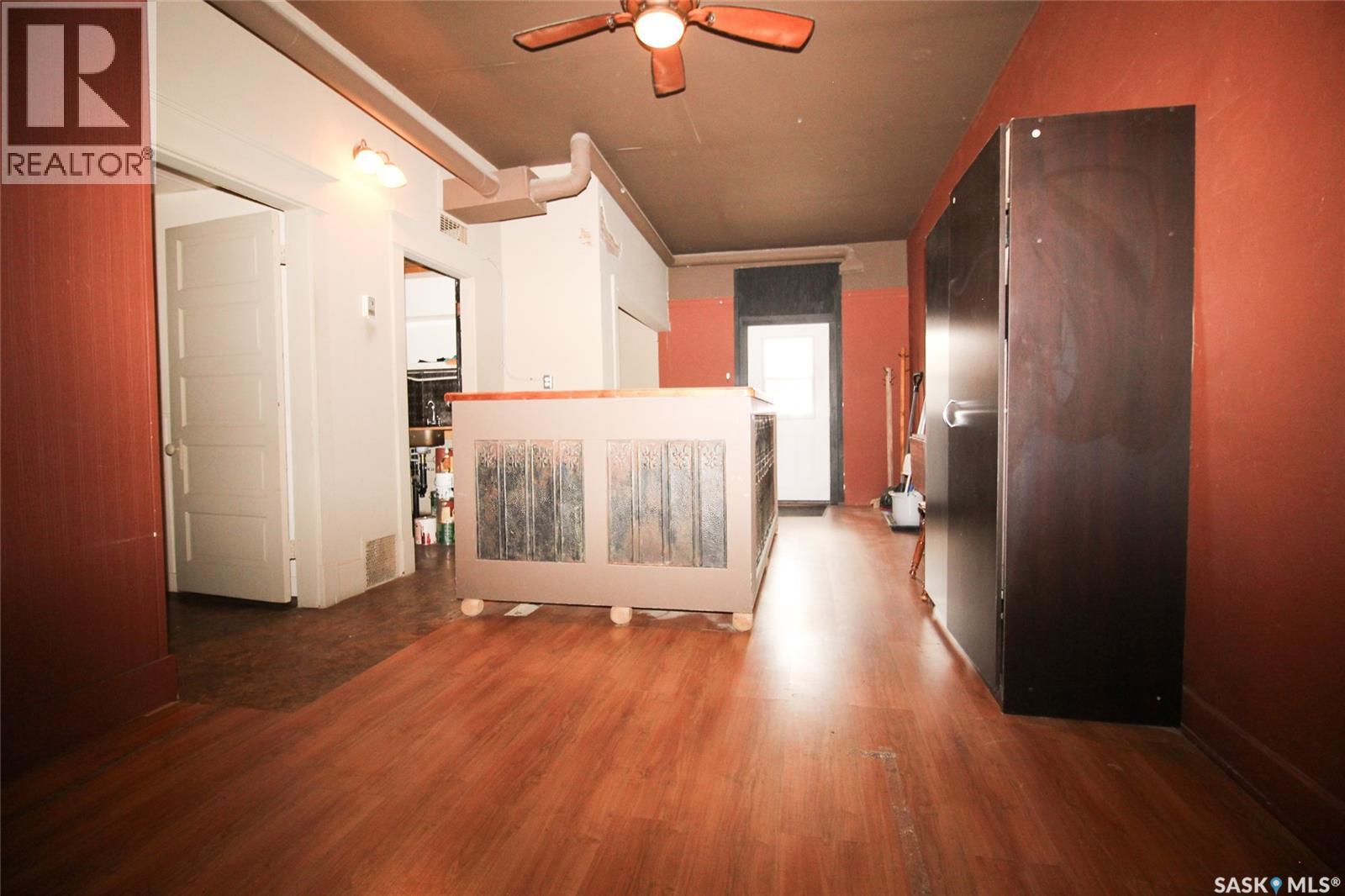 104 Maple Avenue S, Eastend, Saskatchewan  S0N 0T0 - Photo 7 - SK022034