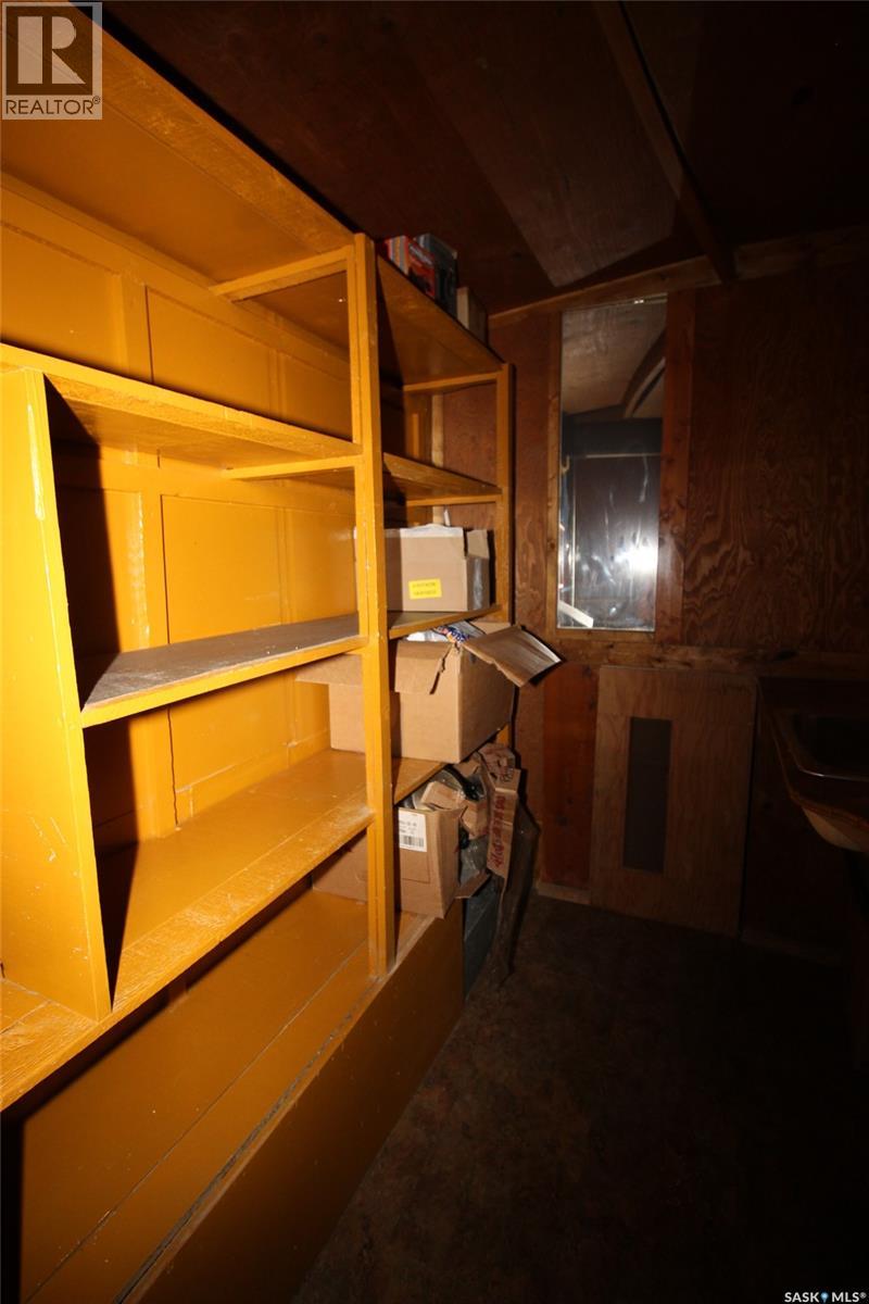 104 Maple Avenue S, Eastend, Saskatchewan  S0N 0T0 - Photo 8 - SK022034