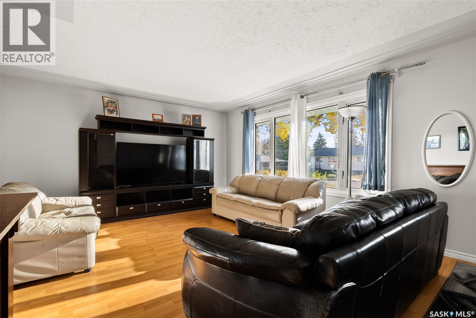 19 Johnstone Street, Regina, Saskatchewan  S4R 4R3 - Photo 4 - SK022009