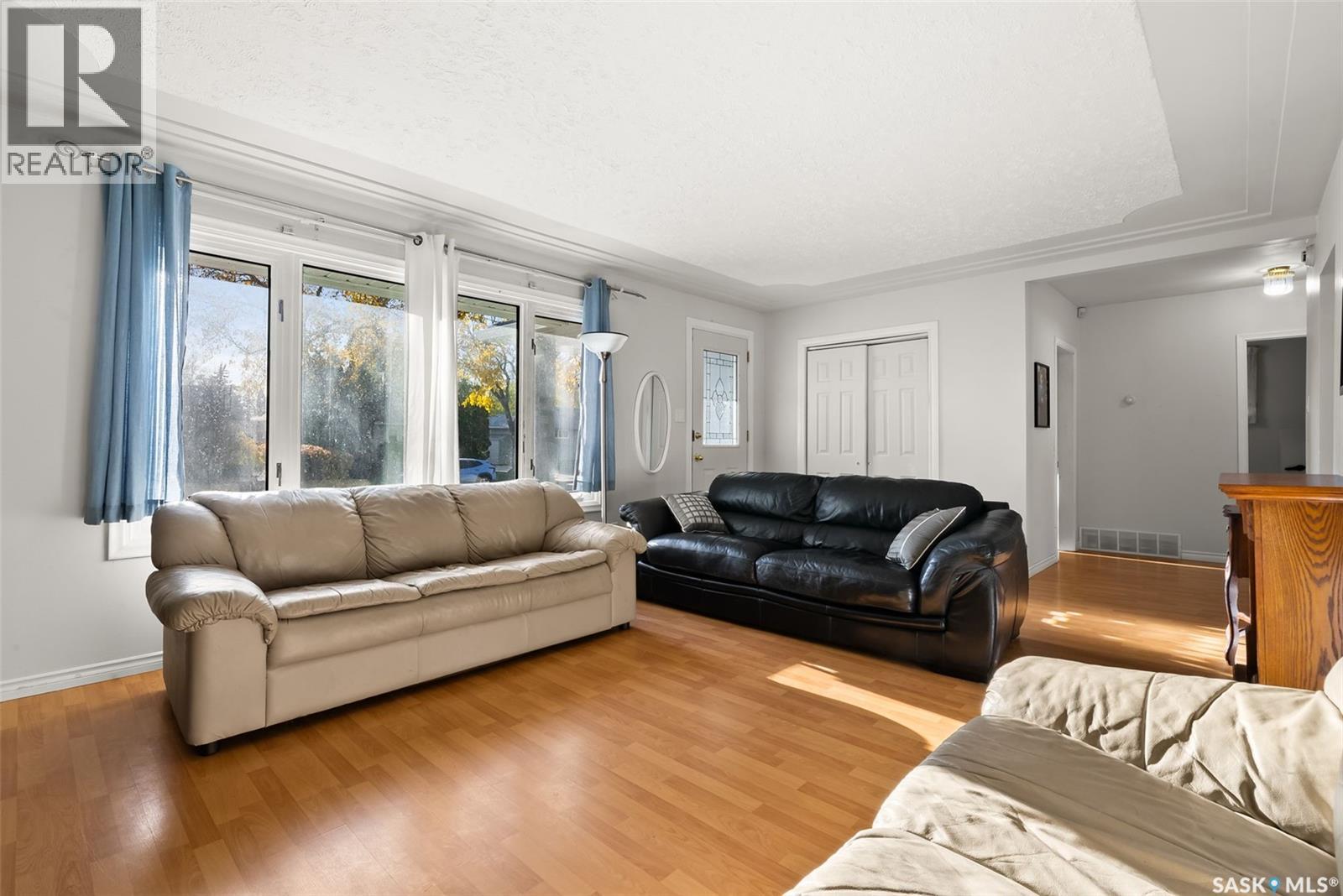 19 Johnstone Street, Regina, Saskatchewan  S4R 4R3 - Photo 5 - SK022009