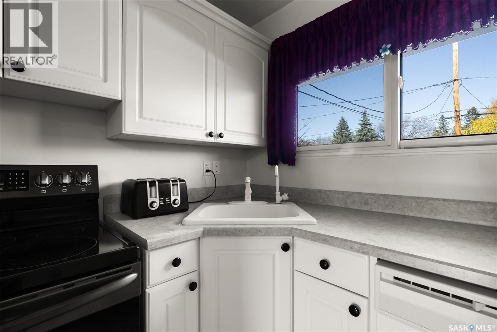 19 Johnstone Street, Regina, Saskatchewan  S4R 4R3 - Photo 9 - SK022009