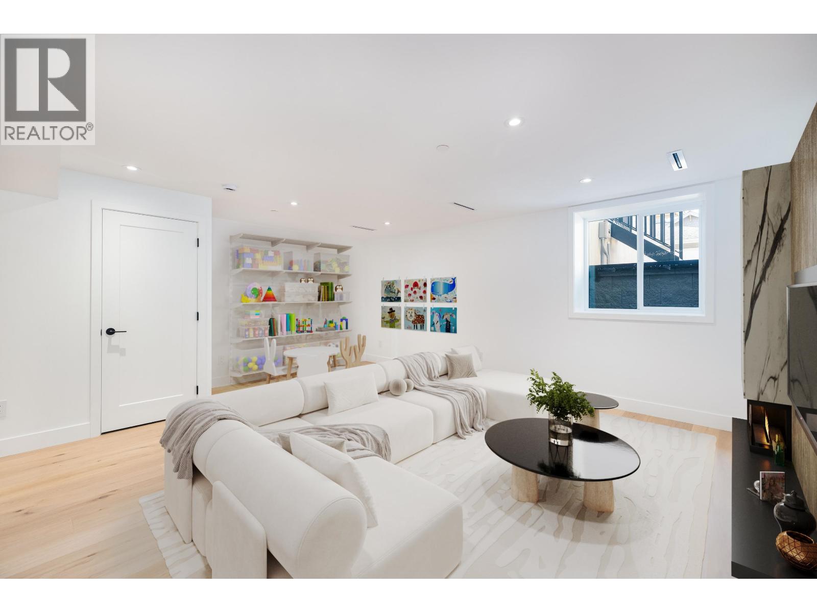 261 W 6th Street, North Vancouver, British Columbia  V7M 1K7 - Photo 13 - R3063019