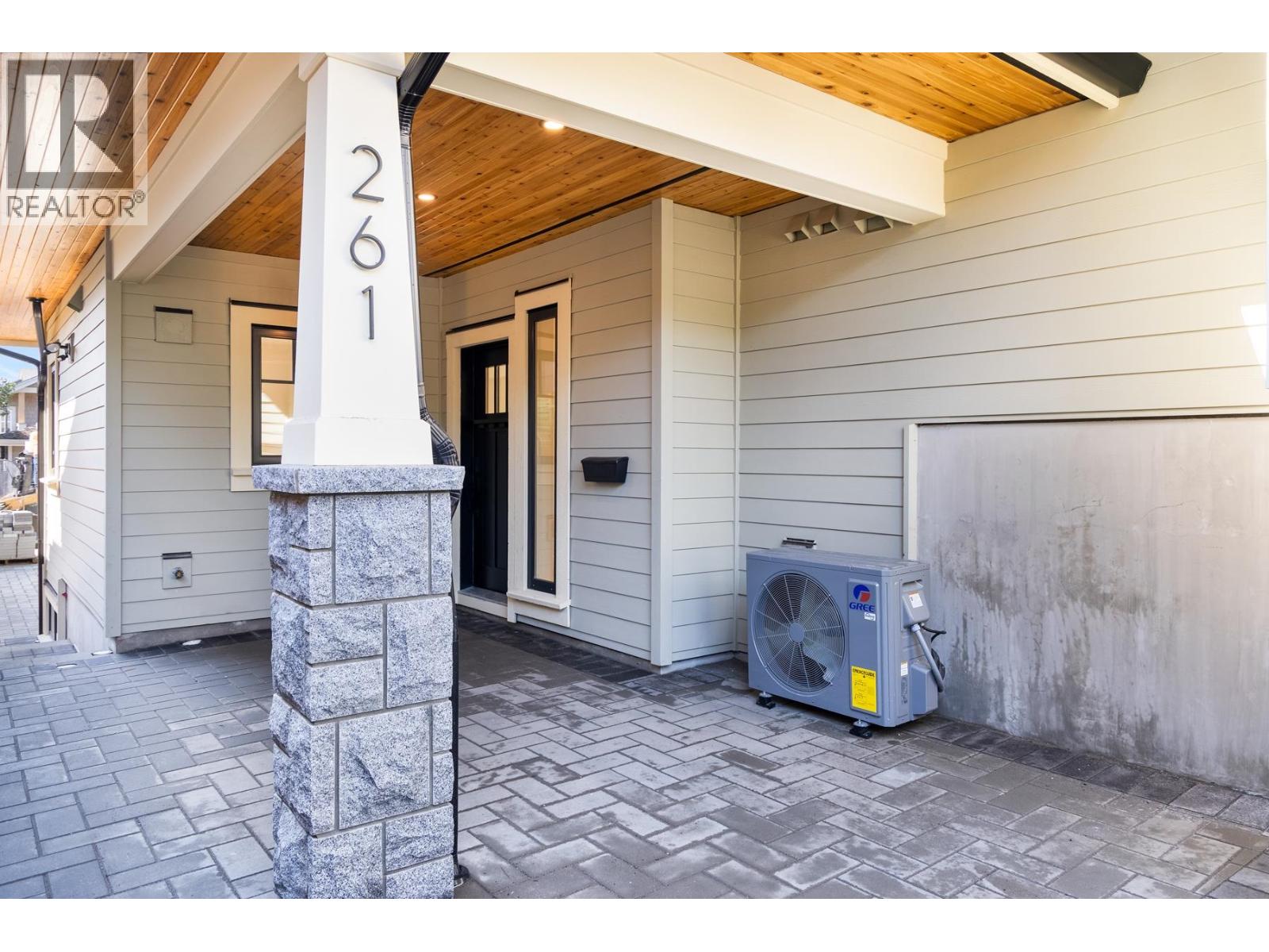 261 W 6th Street, North Vancouver, British Columbia  V7M 1K7 - Photo 19 - R3063019