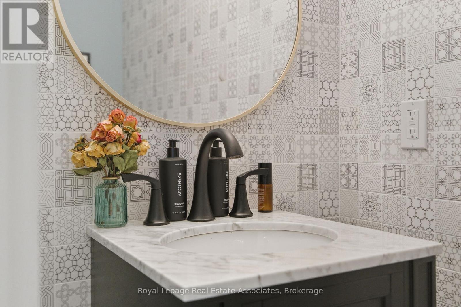 7 - 383 Dundas Street E, Hamilton (Waterdown), Ontario  L0R 2H3 - Photo 16 - X12491010