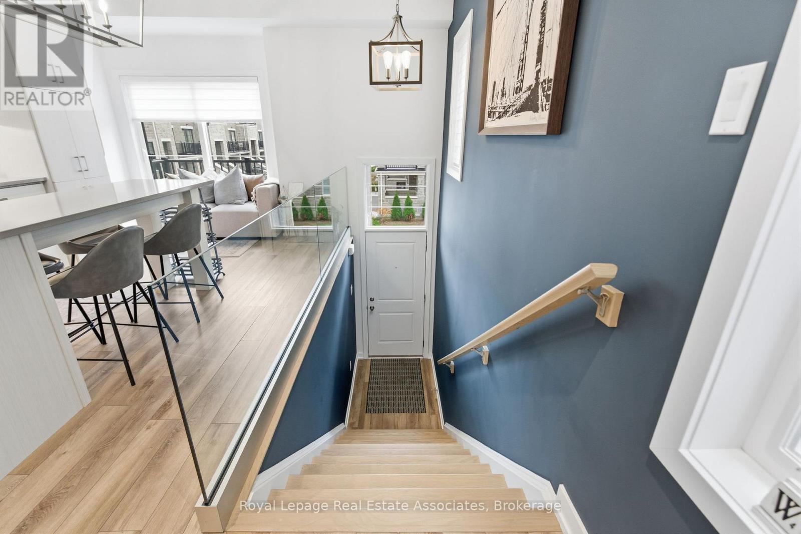 7 - 383 Dundas Street E, Hamilton (Waterdown), Ontario  L0R 2H3 - Photo 4 - X12491010