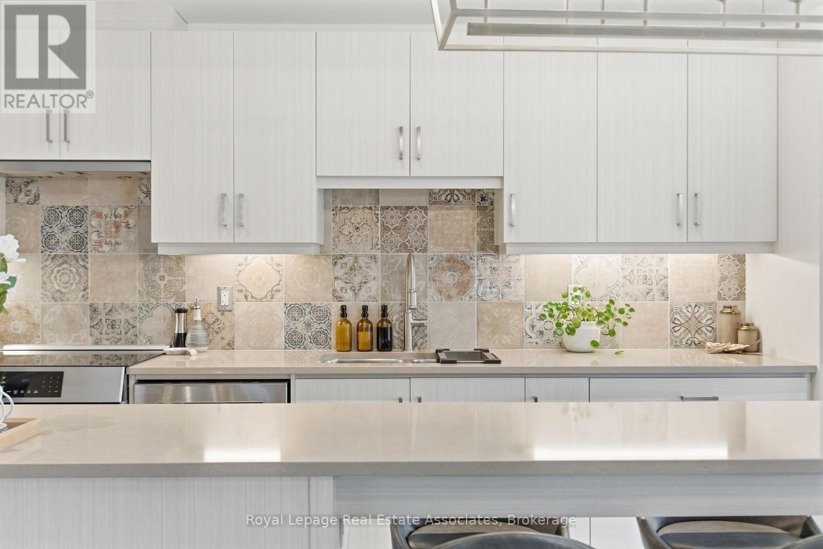 7 - 383 Dundas Street E, Hamilton (Waterdown), Ontario  L0R 2H3 - Photo 8 - X12491010