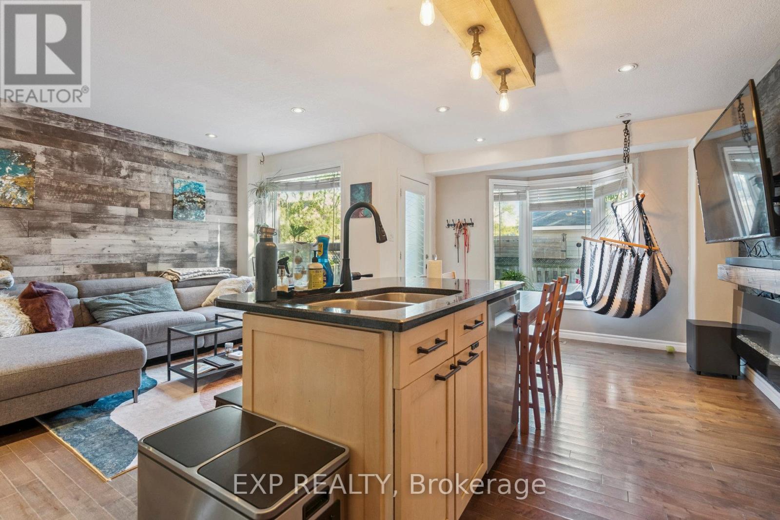 27 Pettit Street, Hamilton, Ontario  L8E 5V7 - Photo 20 - X12491012