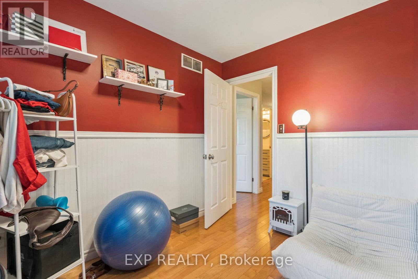 27 Pettit Street, Hamilton, Ontario  L8E 5V7 - Photo 30 - X12491012