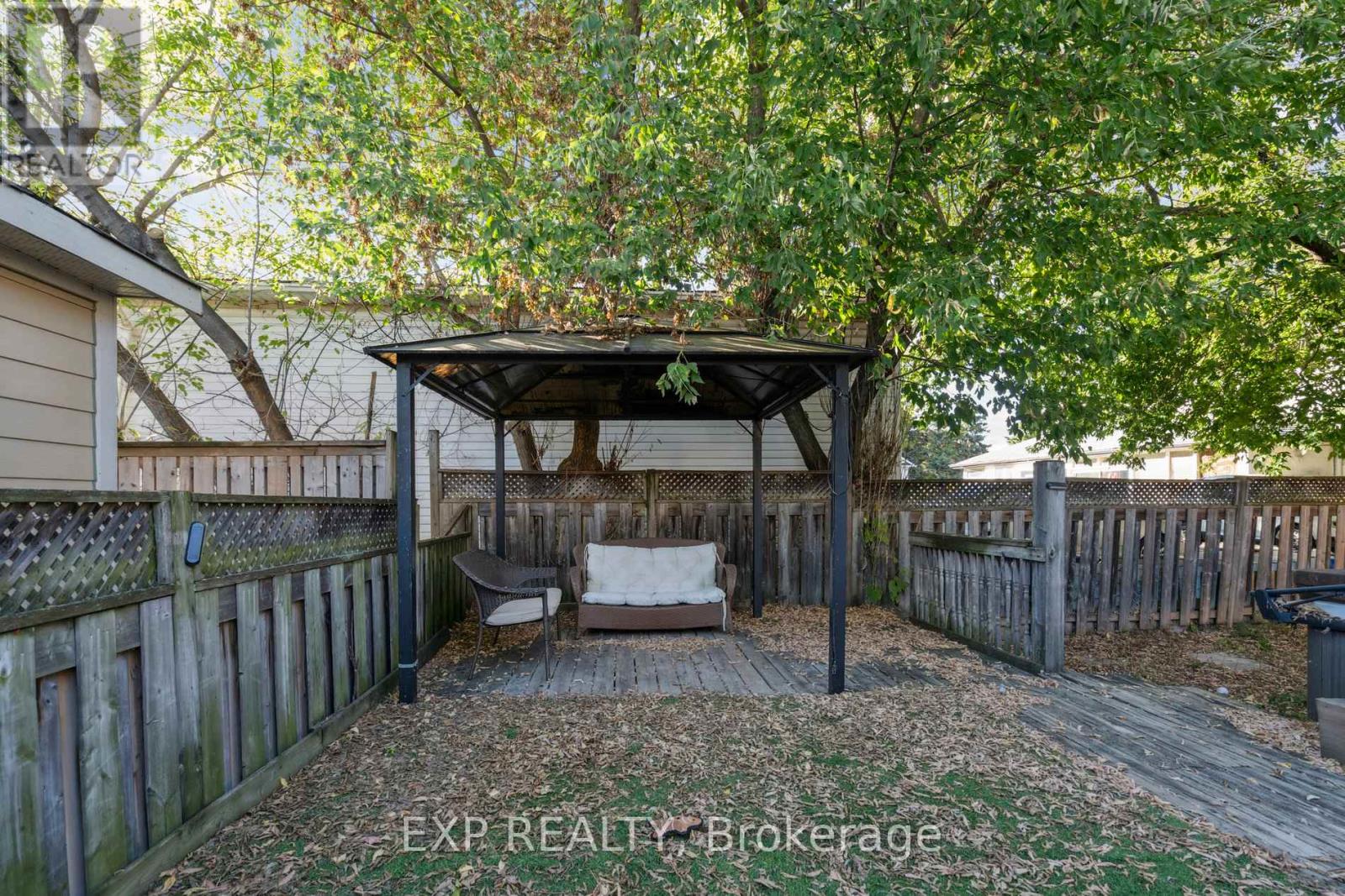 27 Pettit Street, Hamilton, Ontario  L8E 5V7 - Photo 34 - X12491012