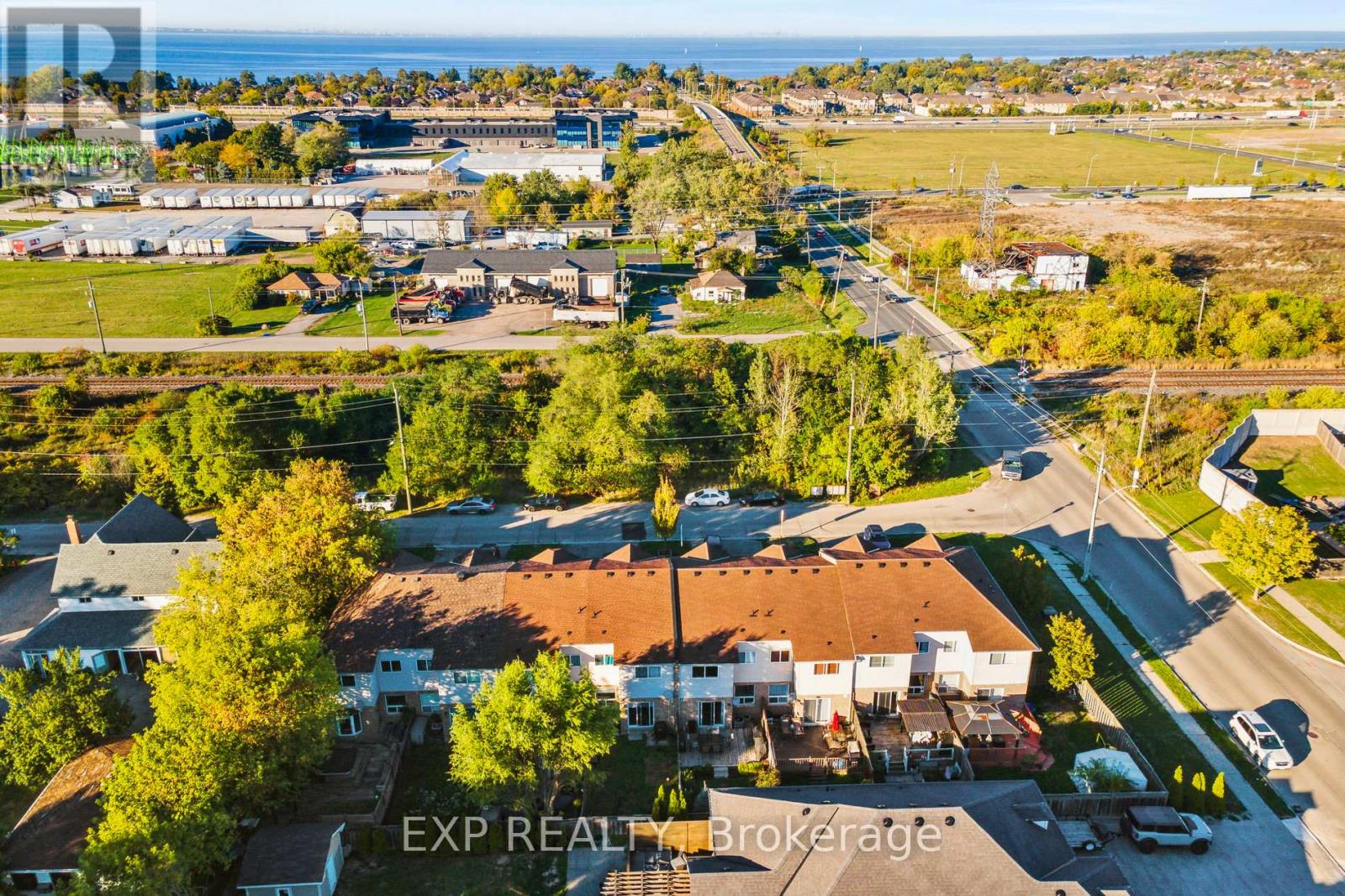 27 Pettit Street, Hamilton, Ontario  L8E 5V7 - Photo 43 - X12491012