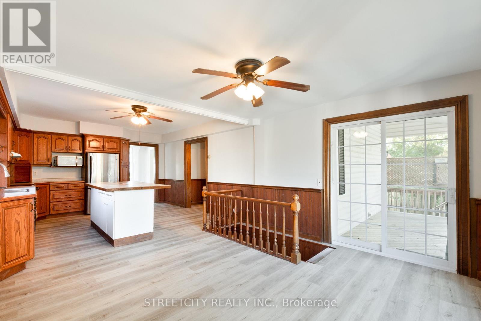 58 Norwich Avenue, Woodstock (Woodstock - South), Ontario  N4S 3V2 - Photo 14 - X12490856