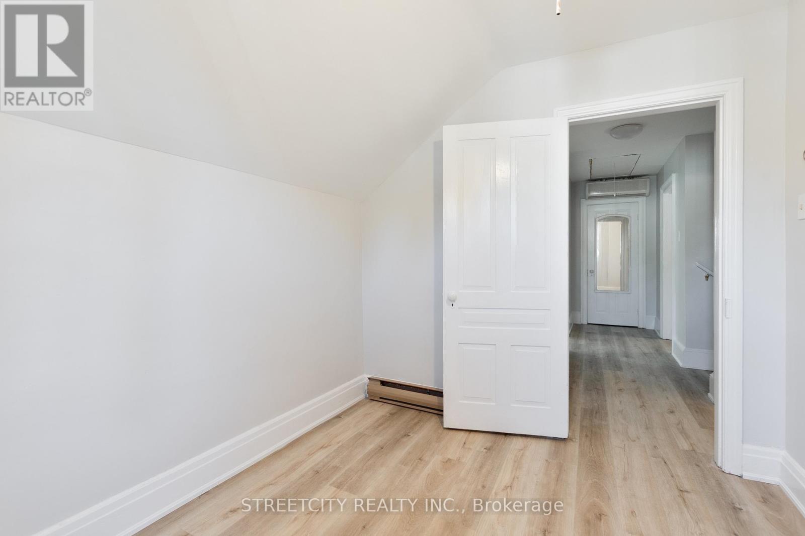 58 Norwich Avenue, Woodstock (Woodstock - South), Ontario  N4S 3V2 - Photo 27 - X12490856