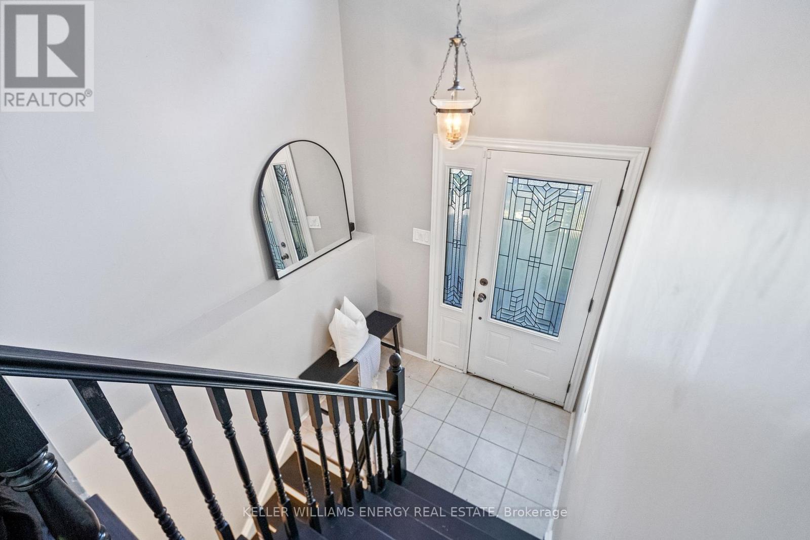 6 Fairbairn Court, Clarington, Ontario  L1C 4K9 - Photo 2 - E12439663