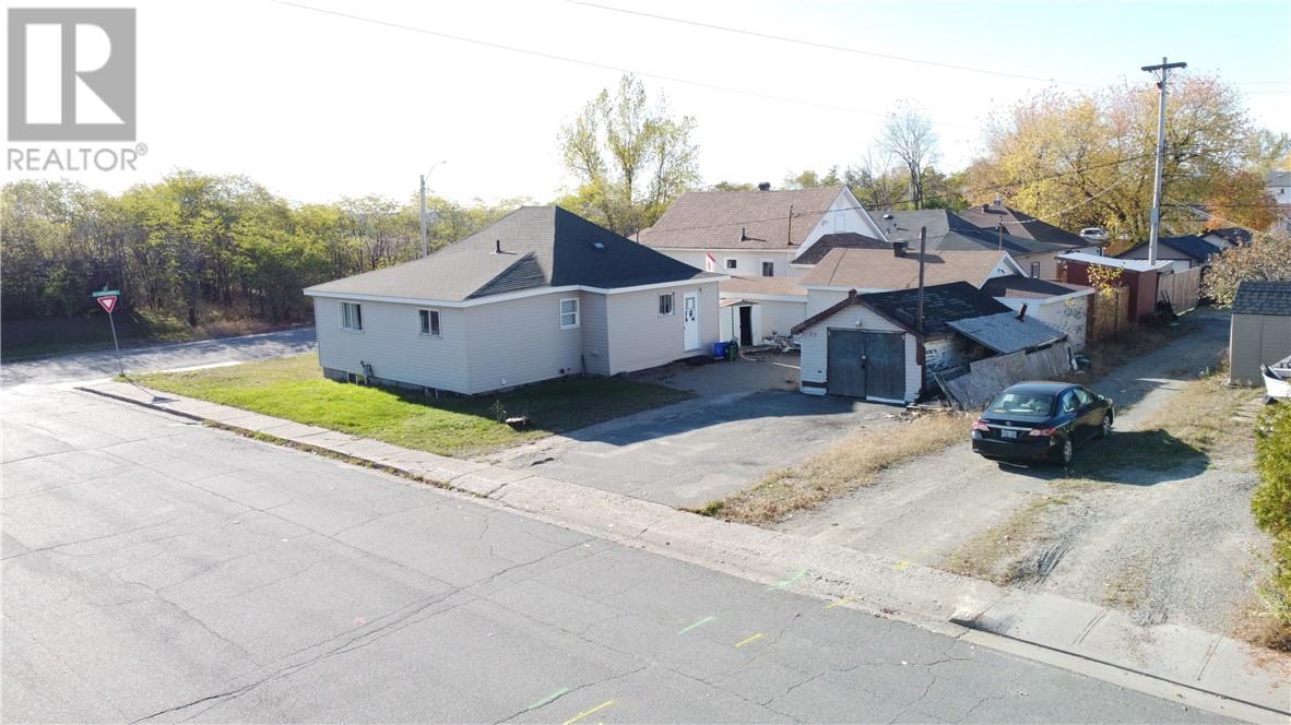 10 Lakeshore Drive, Falconbridge, Ontario