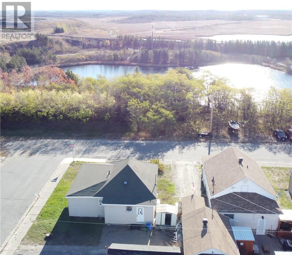 10 Lakeshore Drive, Falconbridge, Ontario P0M 1S0 - Photo 2 - 2125417