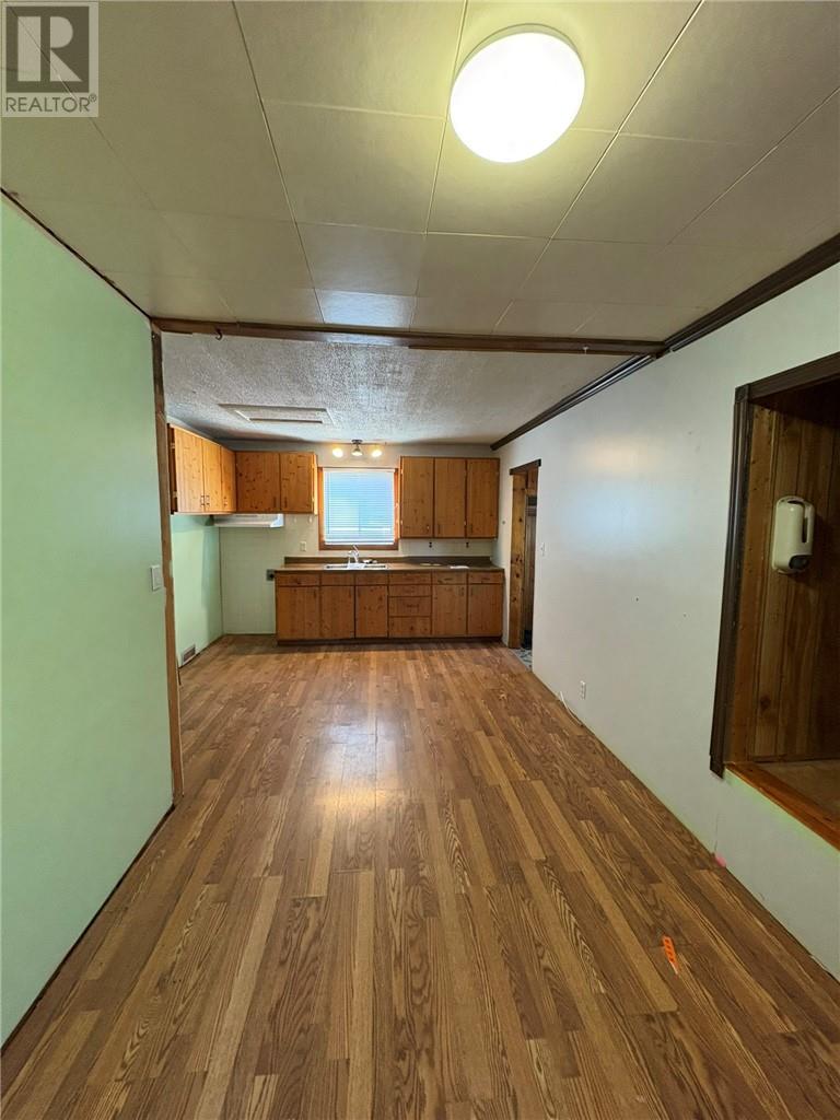 10 Lakeshore Drive, Falconbridge, Ontario P0M 1S0 - Photo 4 - 2125417