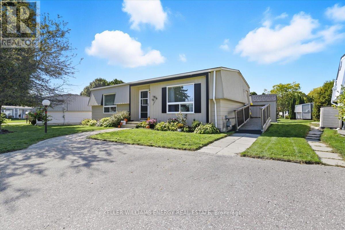 79 Fairway Drive, Clarington, Ontario  L1B 1B1 - Photo 2 - E12441035