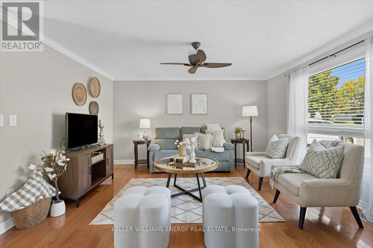 79 Fairway Drive, Clarington, Ontario  L1B 1B1 - Photo 7 - E12441035