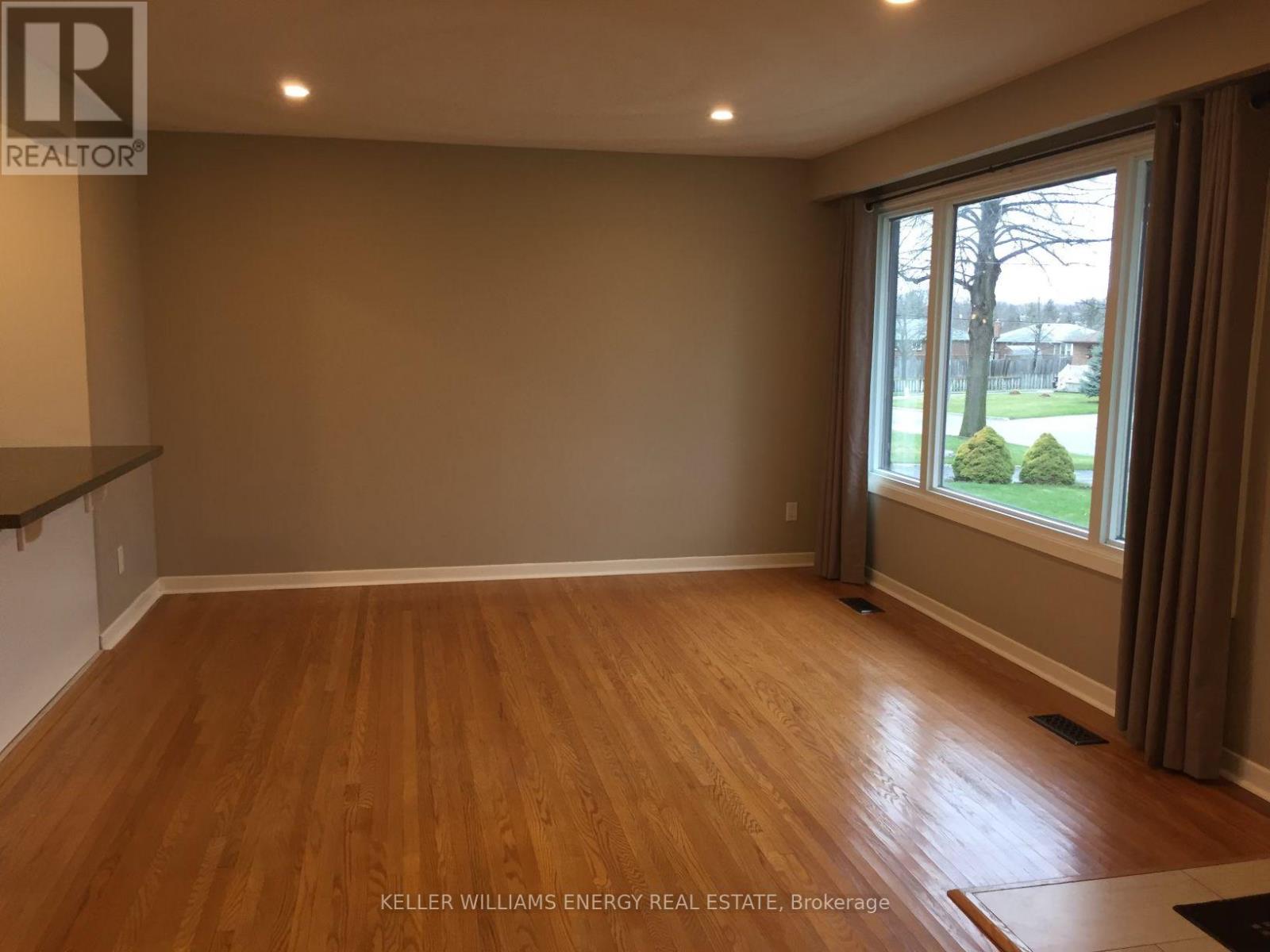 260 Linden Street, Oshawa, Ontario  L1H 6R4 - Photo 5 - E12476497