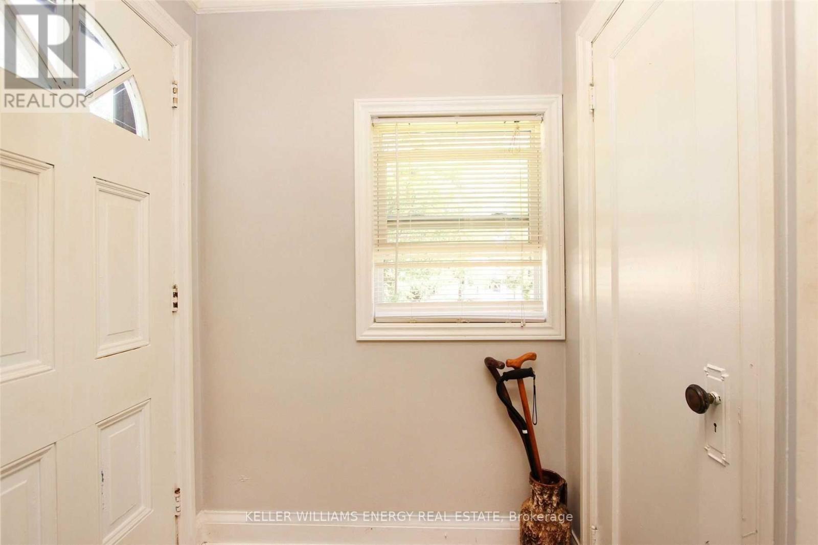 64 Grenfell Street, Oshawa, Ontario  L1J 4W2 - Photo 2 - E12464795