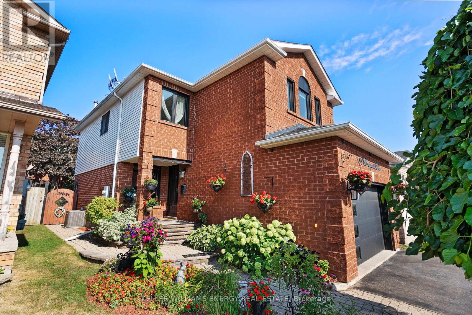 99 Bonnycastle Drive, Clarington, Ontario  L1C 4S9 - Photo 3 - E12478239