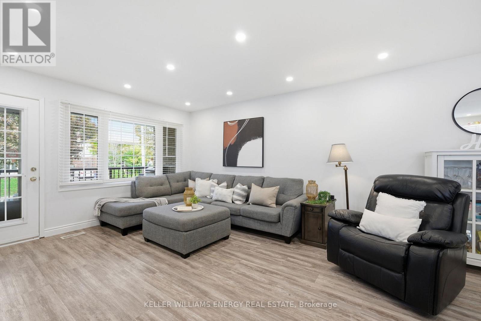 649 Berwick Crescent, Oshawa, Ontario  L1J 3E6 - Photo 8 - E12475849