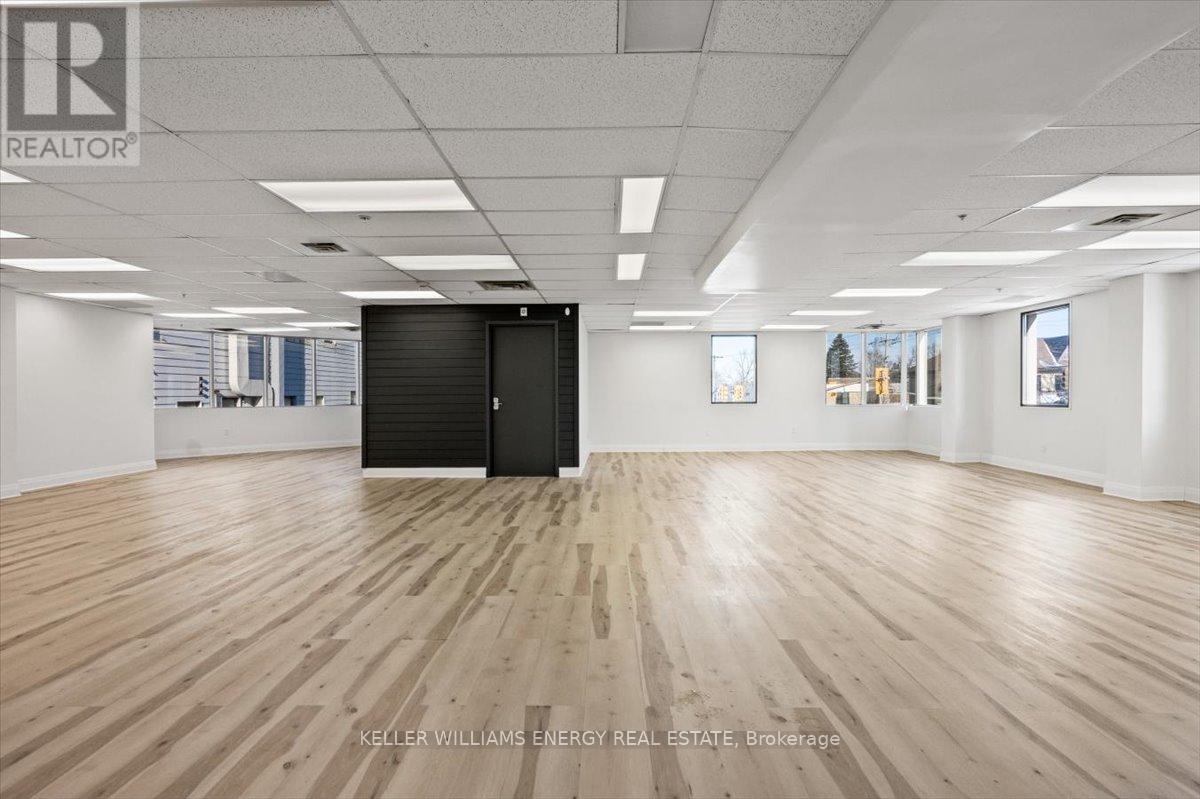 5a - 2 Brock Street W, Uxbridge, Ontario  L9P 1P2 - Photo 2 - N12436720