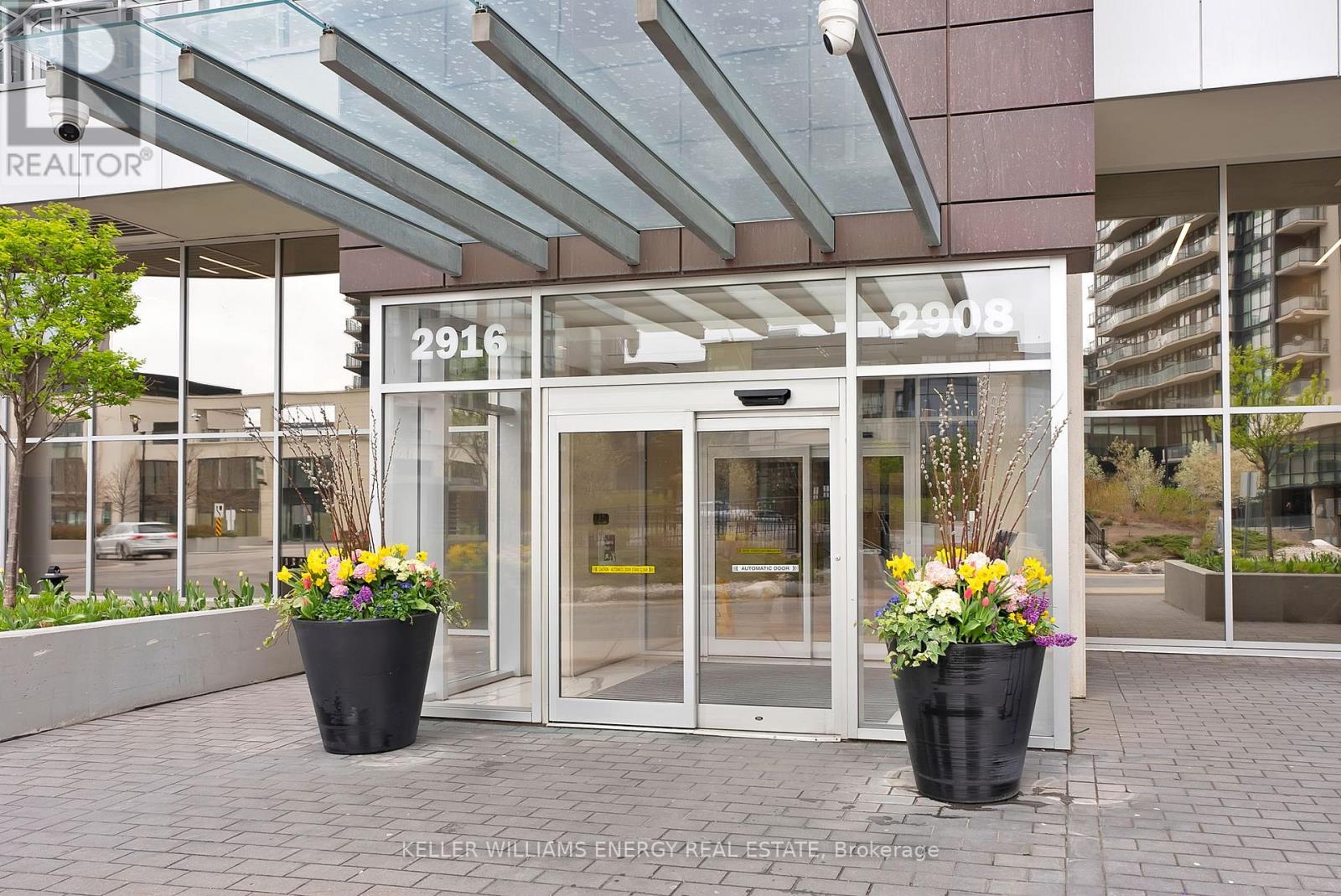 219 - 2908 Highway 7, Vaughan, Ontario  L4K 0K5 - Photo 2 - N12214595