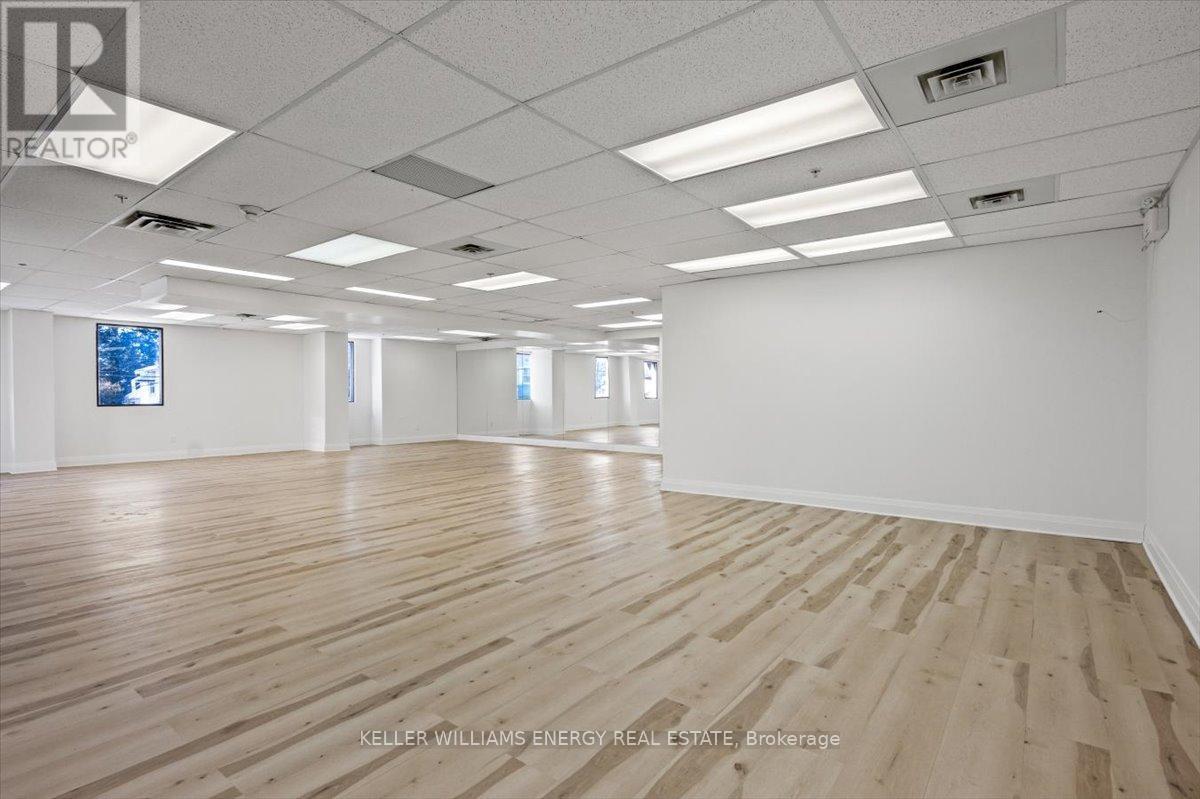 5a - 2 Brock Street W, Uxbridge, Ontario  L9P 1P2 - Photo 7 - N12436720