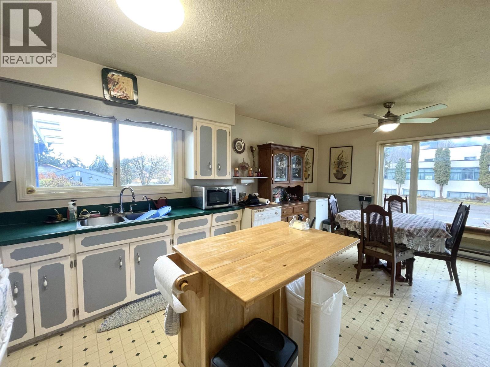 1514 Queen Street, Smithers, British Columbia  V0J 2N0 - Photo 3 - R3063023