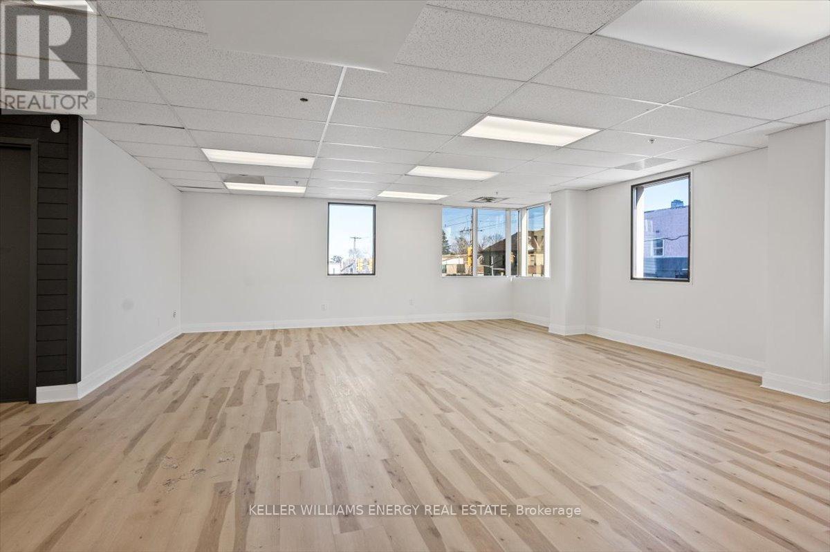 5a - 2 Brock Street W, Uxbridge, Ontario  L9P 1P2 - Photo 8 - N12436720