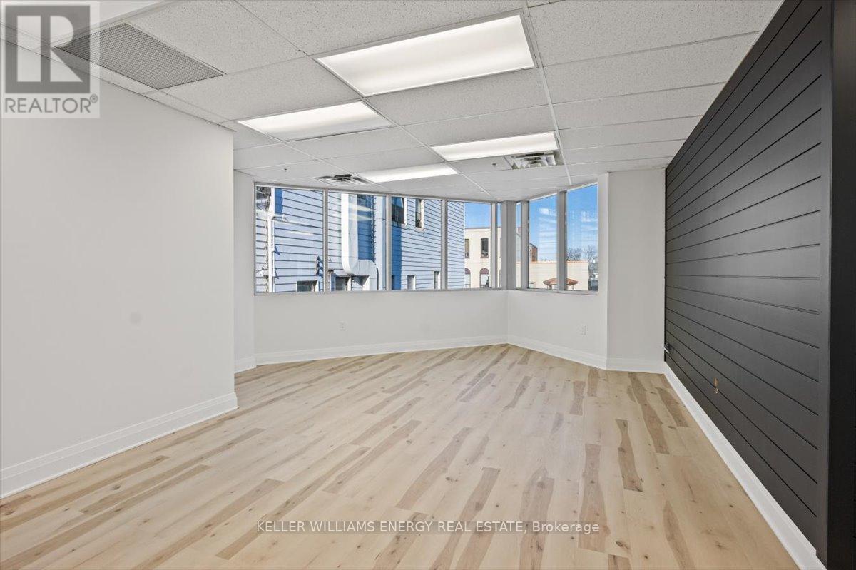 5a - 2 Brock Street W, Uxbridge, Ontario  L9P 1P2 - Photo 9 - N12436720