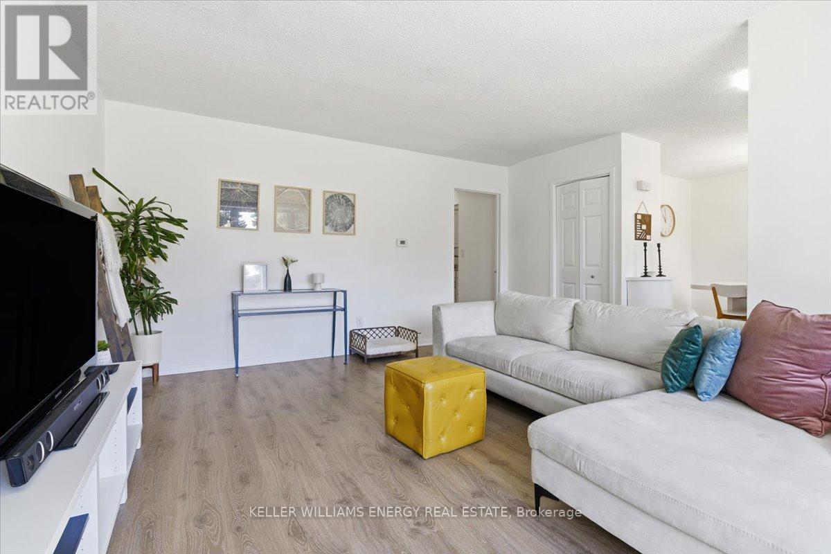 600 Wilson Road N, Oshawa, Ontario  L1G 6E9 - Photo 2 - E12484799