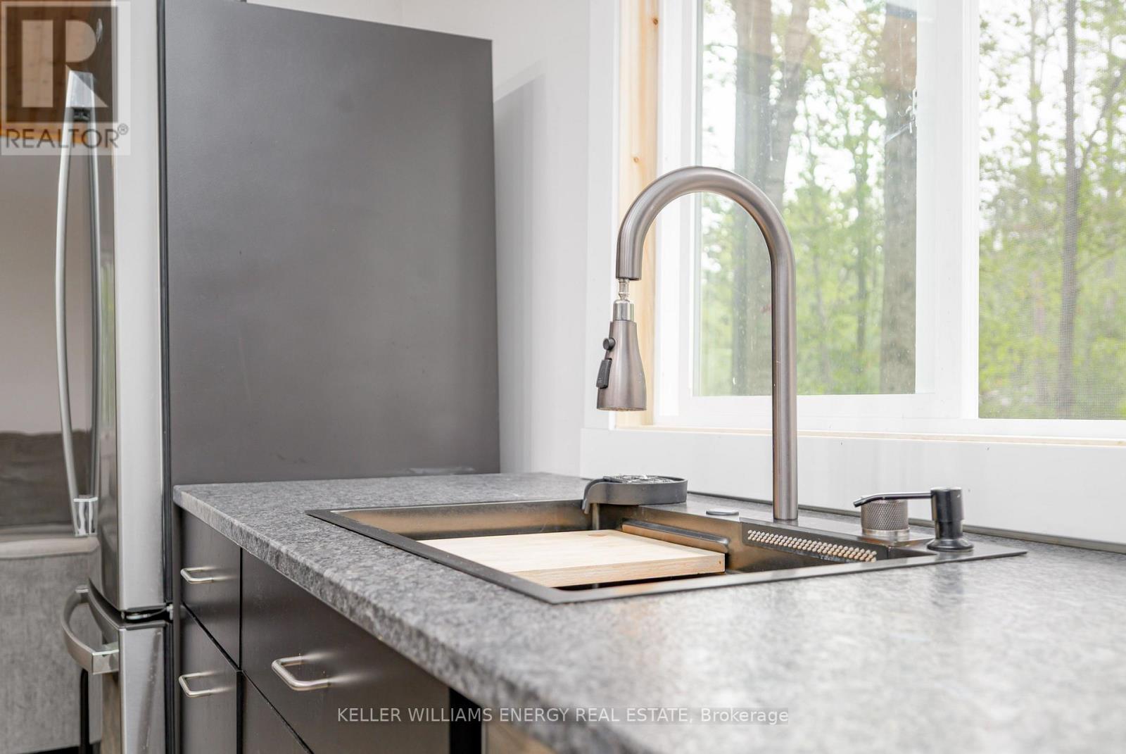 260 Edwina Drive, Trent Lakes, Ontario  K0M 1A0 - Photo 10 - X12388461