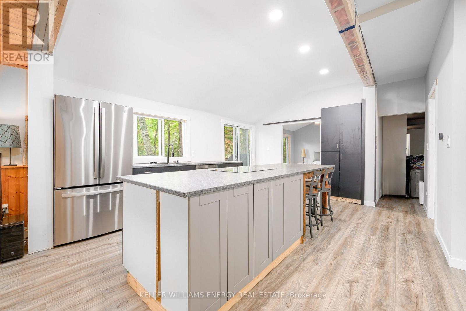 260 Edwina Drive, Trent Lakes, Ontario  K0M 1A0 - Photo 7 - X12388461