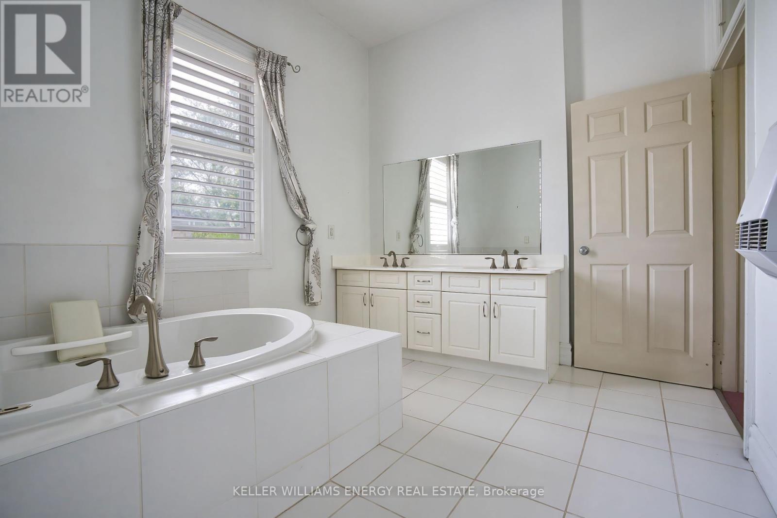 88 Wellington Street N, Woodstock, Ontario  N4S 6R1 - Photo 38 - X12437587