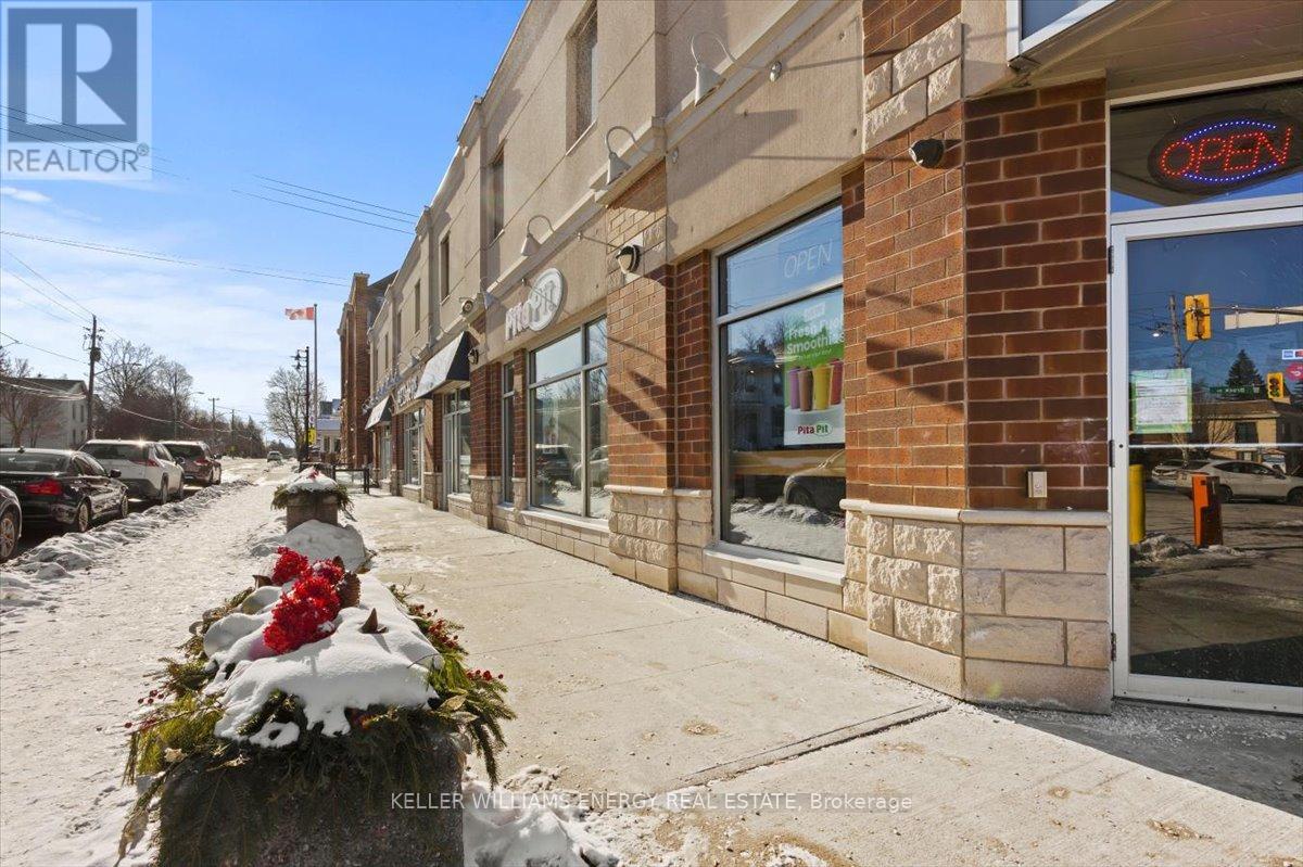 5b - 2 Brock Street W, Uxbridge, Ontario  L9P 1P2 - Photo 2 - N12436734