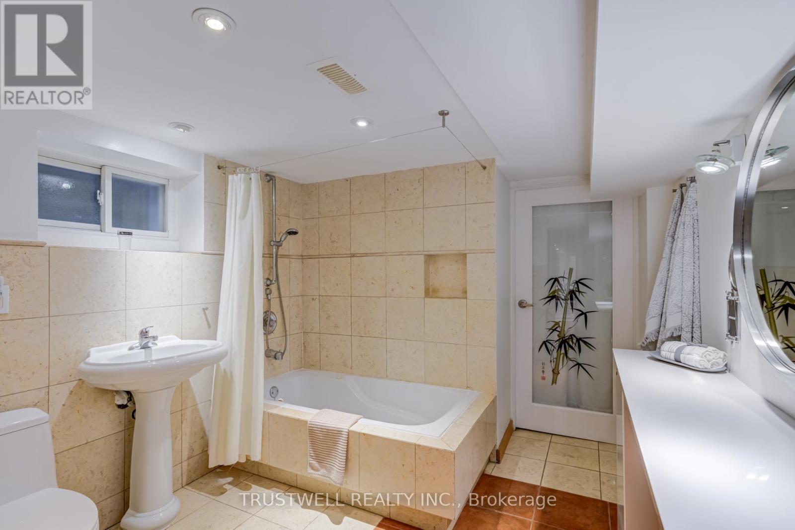 71 Shaw Street, Toronto, Ontario  M6J 2W3 - Photo 38 - C12491076