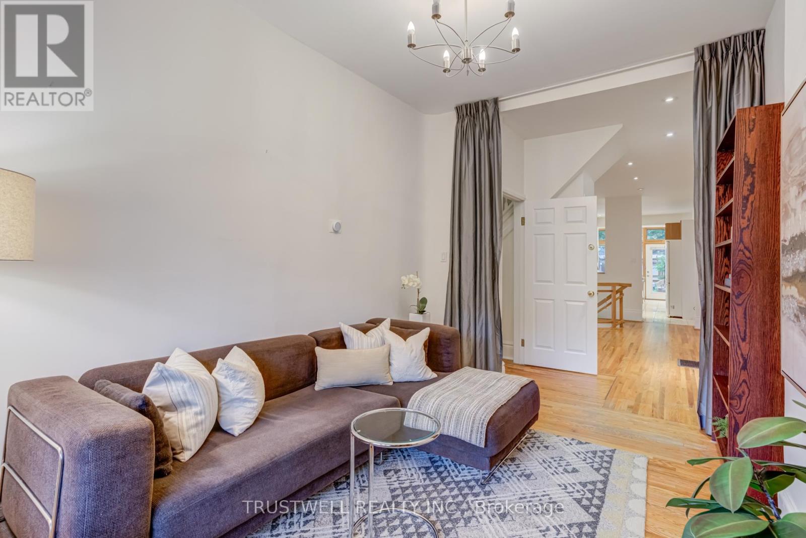 71 Shaw Street, Toronto, Ontario  M6J 2W3 - Photo 7 - C12491076