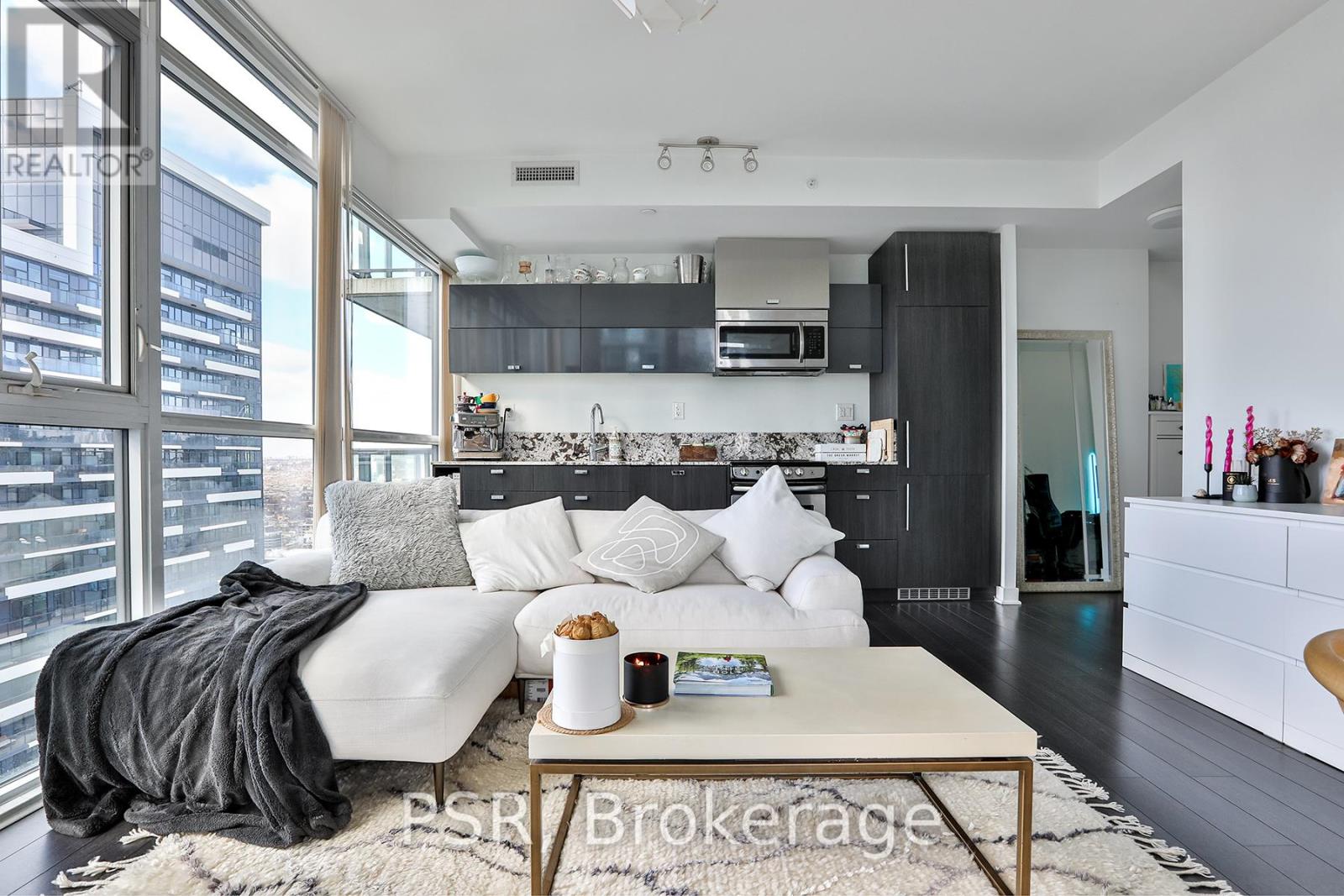 3811 - 290 Adelaide Street W, Toronto, Ontario  M5V 0P3 - Photo 3 - C12491172