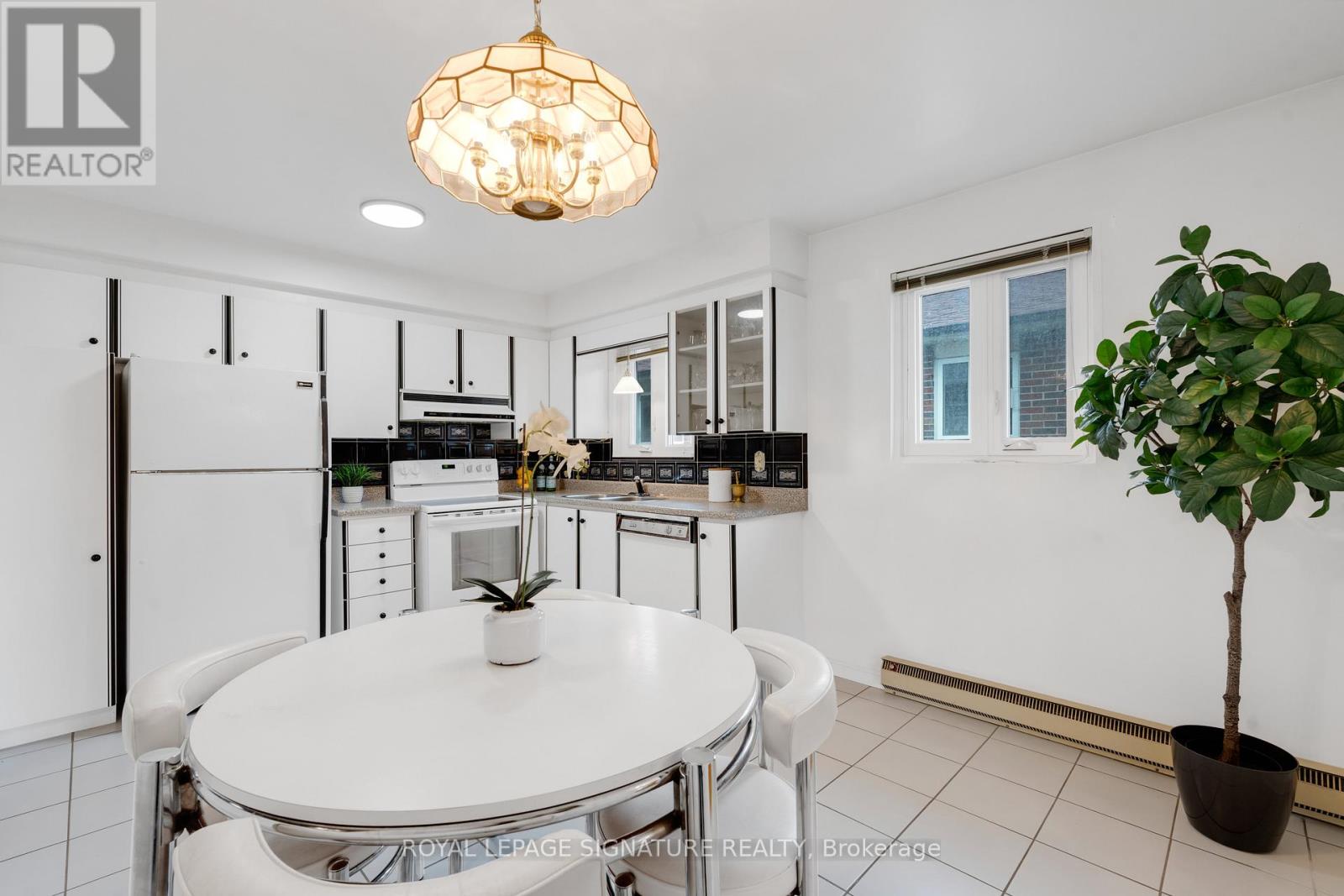 24 Chipwood Crescent, Toronto, Ontario  M2J 3X7 - Photo 10 - C12491276