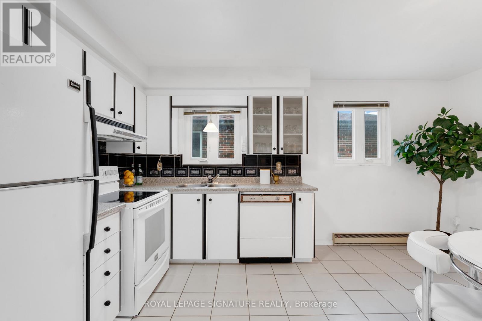 24 Chipwood Crescent, Toronto, Ontario  M2J 3X7 - Photo 11 - C12491276